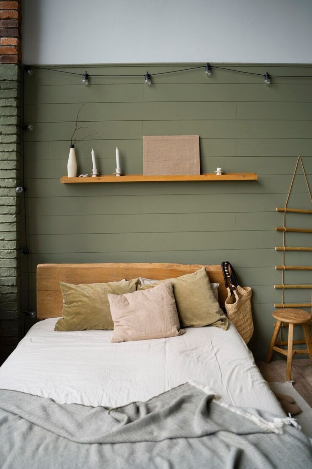 10 Must Have Accessories for a Cozy Bedroom